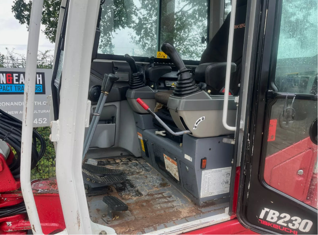 2018 TAKEUCHI TB230 2.8 TONNE EXCAVATOR