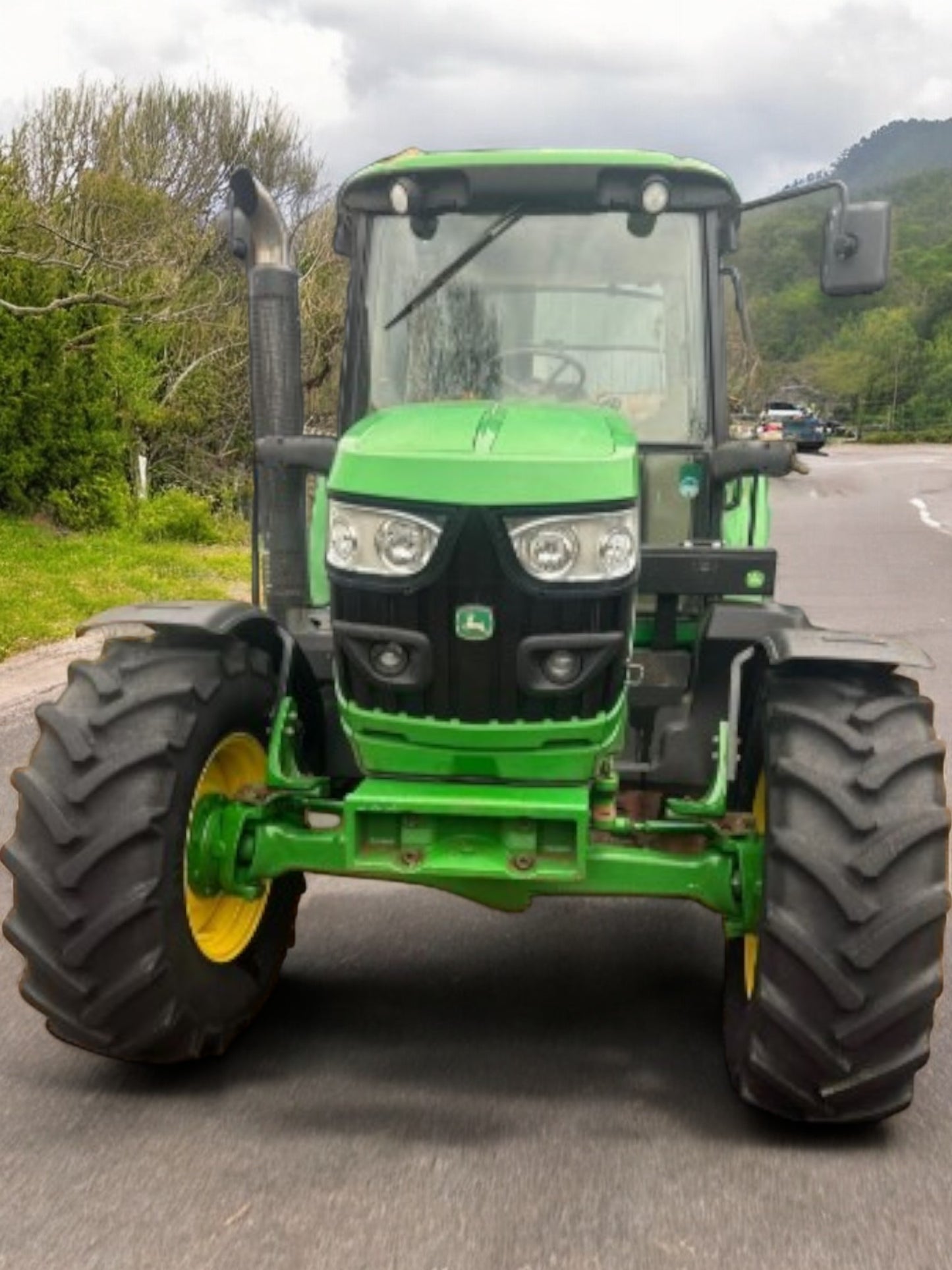 JOHN DEERE 6115M TRACTOR (2014)