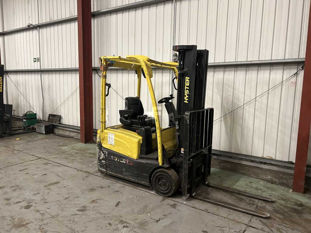 **(INCLUDES CHARGER)** 2013 HYSTER J1.6XMT ELECTRIC FORKLIFT