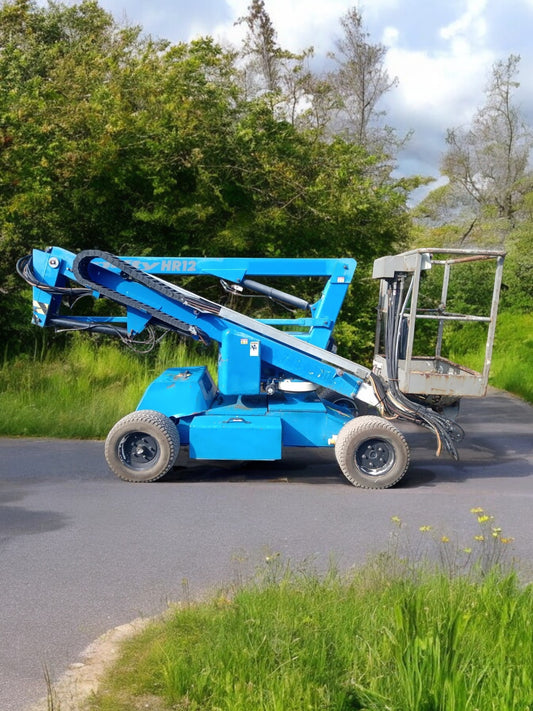 2011 NIFTYLIFT HR12 CHERRY PICKER (SCISSOR LIFT ACCESS PLATFORM)