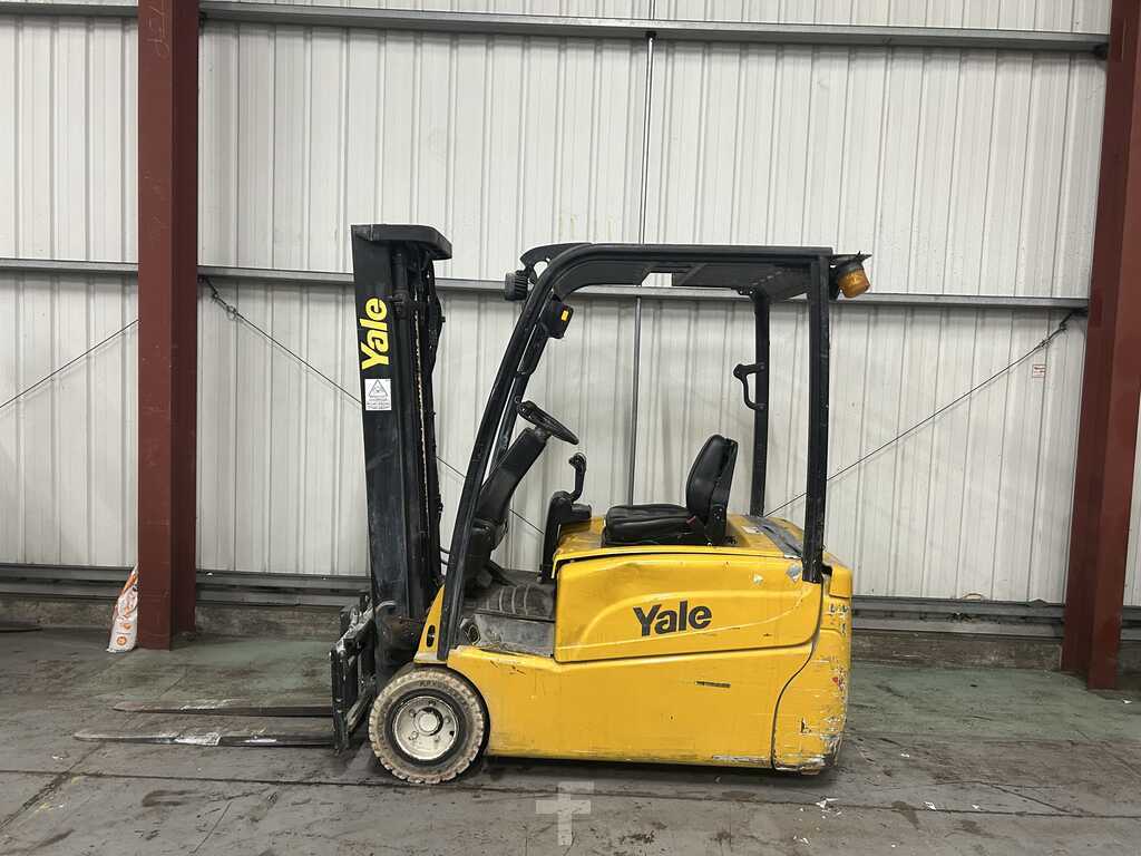 **(INCLUDES CHARGER)** 2012 YALE ERP18VT 3-WHEEL ELECTRIC FORKLIFT – 1,800KG CAPACITY