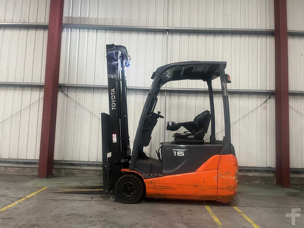 2012 TOYOTA ELECTRIC 3-WHEEL FORKLIFT 8FBET16**(INCLUDES CHARGER)**
