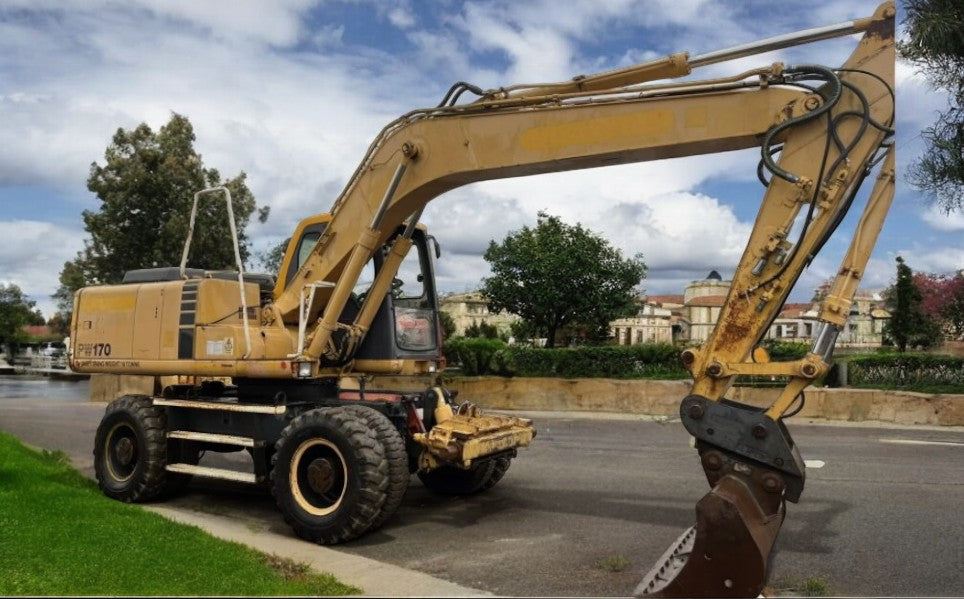 KOMATSU PW170ES-6K WHEELED EXCAVATOR - RAIL ROAD VEHICLE, QUICK HITCH, DITCHING BUCKET