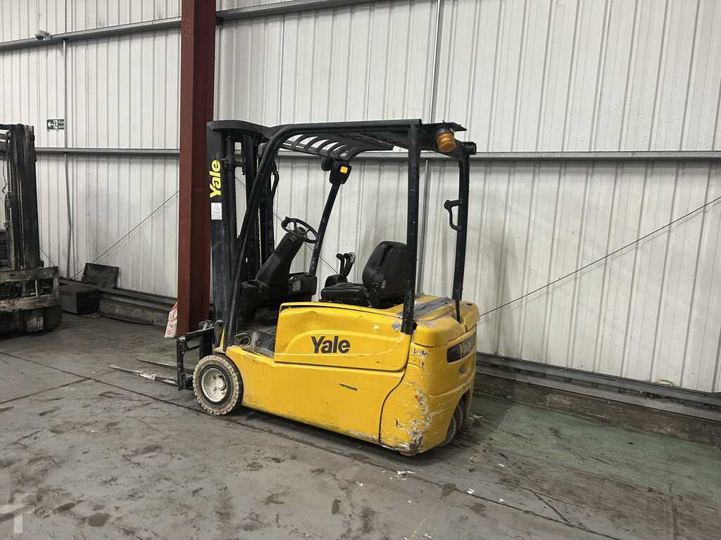 **(INCLUDES CHARGER)** 2012 YALE ERP18VT 3-WHEEL ELECTRIC FORKLIFT – 1,800KG CAPACITY