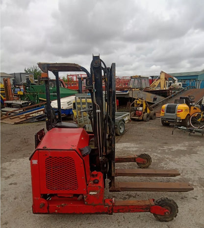 **SPECIAL CLEARANCE** MOFFETT MOUNTY M1501 FORKLIFT