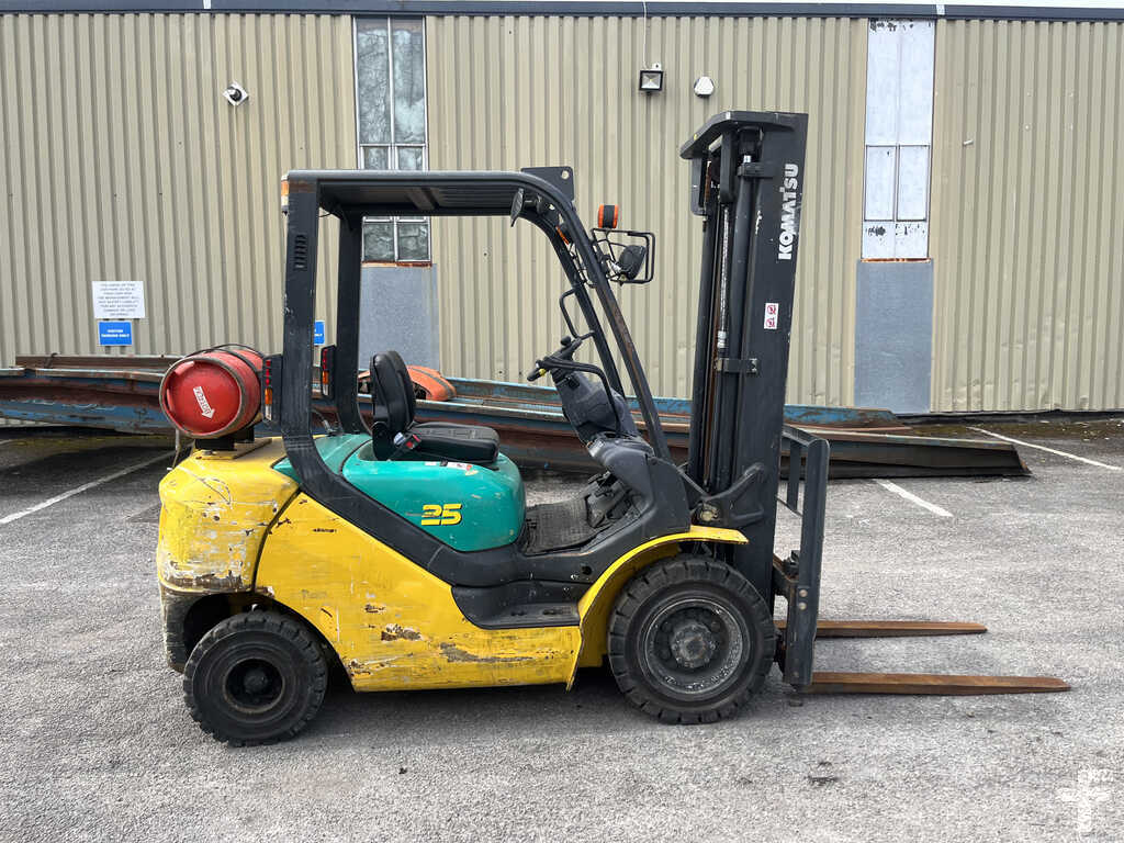 KOMATSU FG25HT-16R LPG FORKLIFT - YEAR 2009