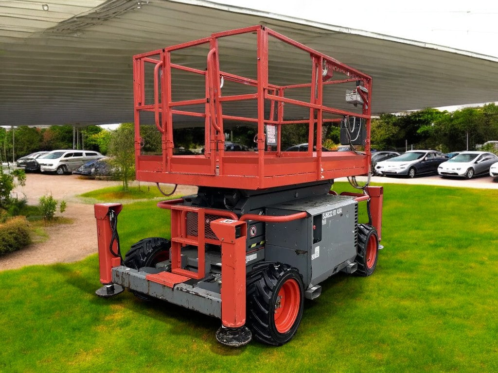 SKYJACK SJ6832 RT ROUGH TERRAIN SCISSOR LIFT - 2016 - 12M WORKING HEIGHT