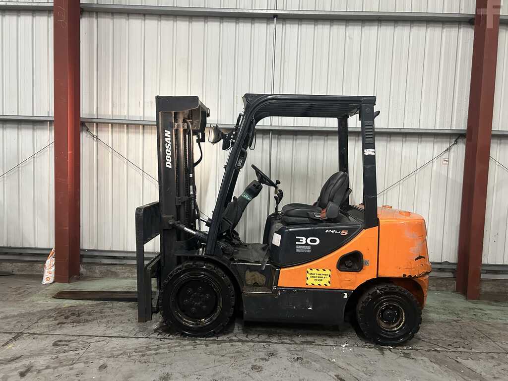 2013 DOOSAN D30S-5 DIESEL FORKLIFT – 3,000KG CAPACITY – TRIPLEX MAST