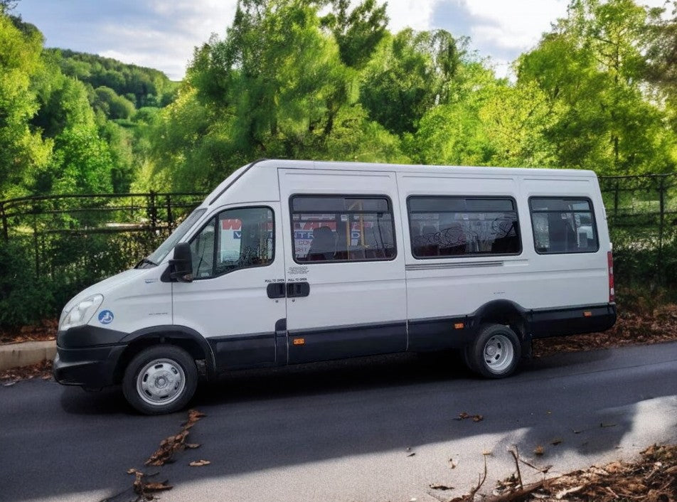 2013 (63) IVECO DAILY IRIS MINI BUS 50C15 – 3.0L DIESEL **(ONLY 78K MILEAGE)**