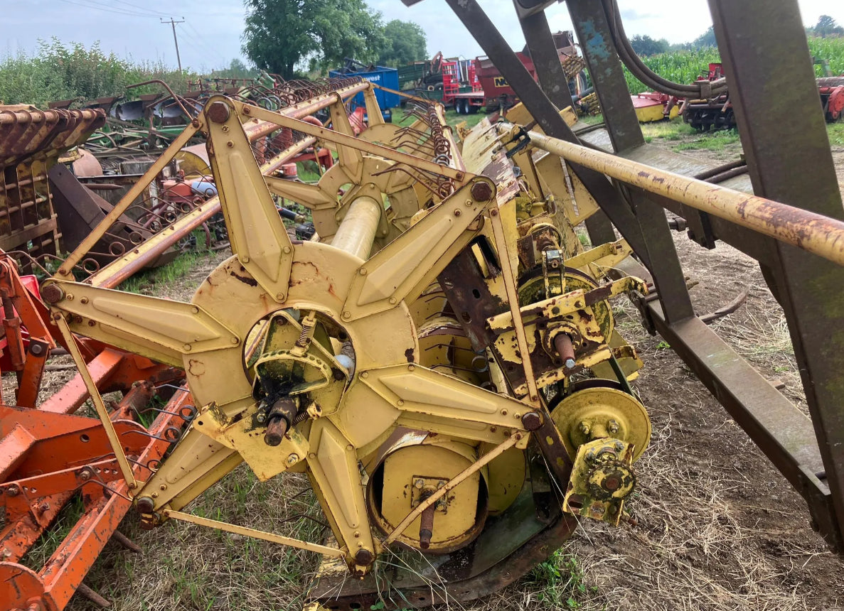 NEW HOLLAND 8040 HEADER FOR - SPARES REPAIRS