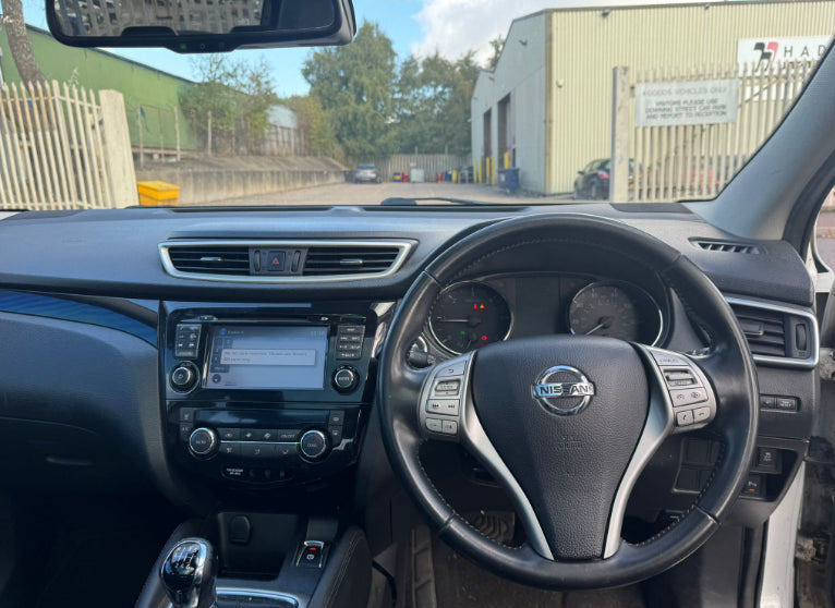 2014 NISSAN QASHQAI TEKNA 1.6 DCI - WHITE SUV >>--NO VAT ON HAMMER--<<