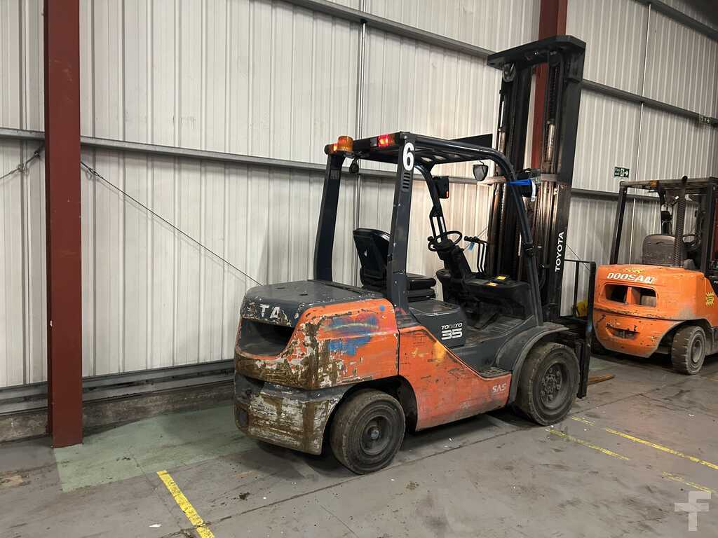 TOYOTA 02-8FDGF35 DIESEL FORKLIFT - 2018 MODEL