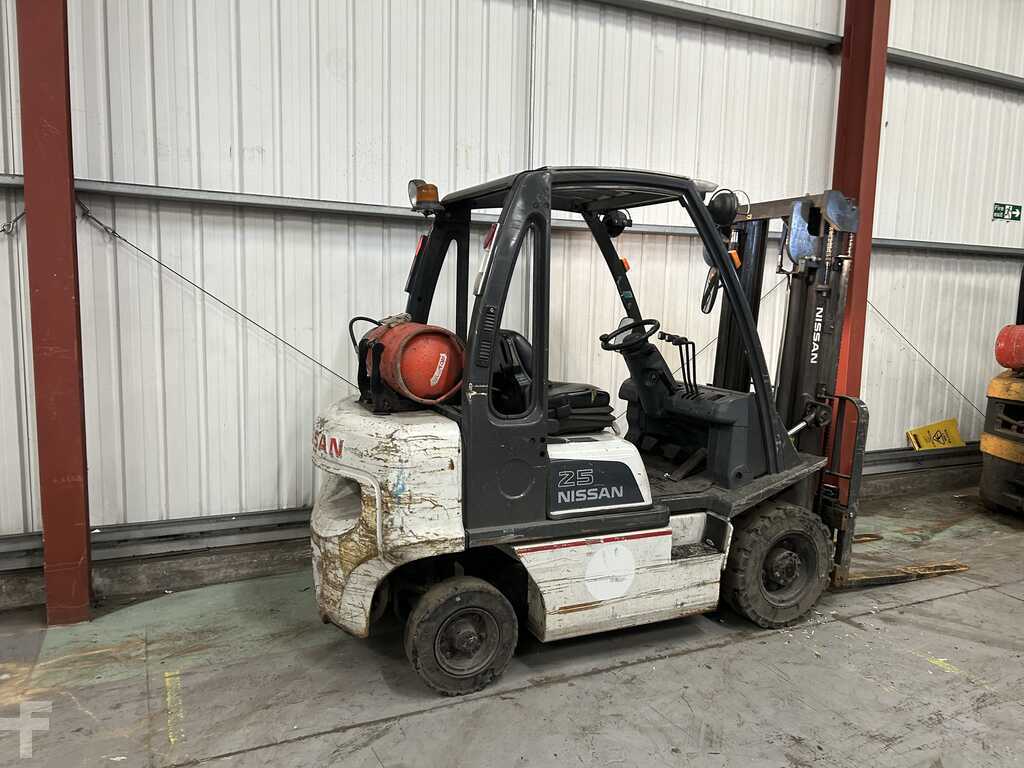 2013 NISSAN UD2A25LQ LPG FORKLIFT