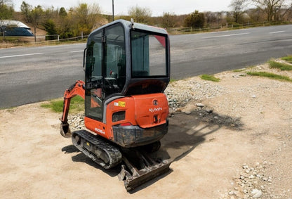 KUBOTA KX016-4 MINI EXCAVATOR (2015) – 1.6T