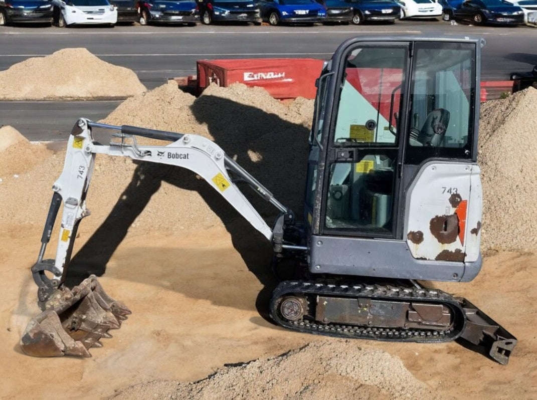 2017 BOBCAT E19 MINI EXCAVATOR WEIGHT: 1,885 KG