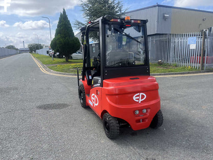 **(INCLUDES CHARGER)** 2024 EP EQUIPMENT EFL253 ELECTRIC FORKLIFT (4-WHEEL)