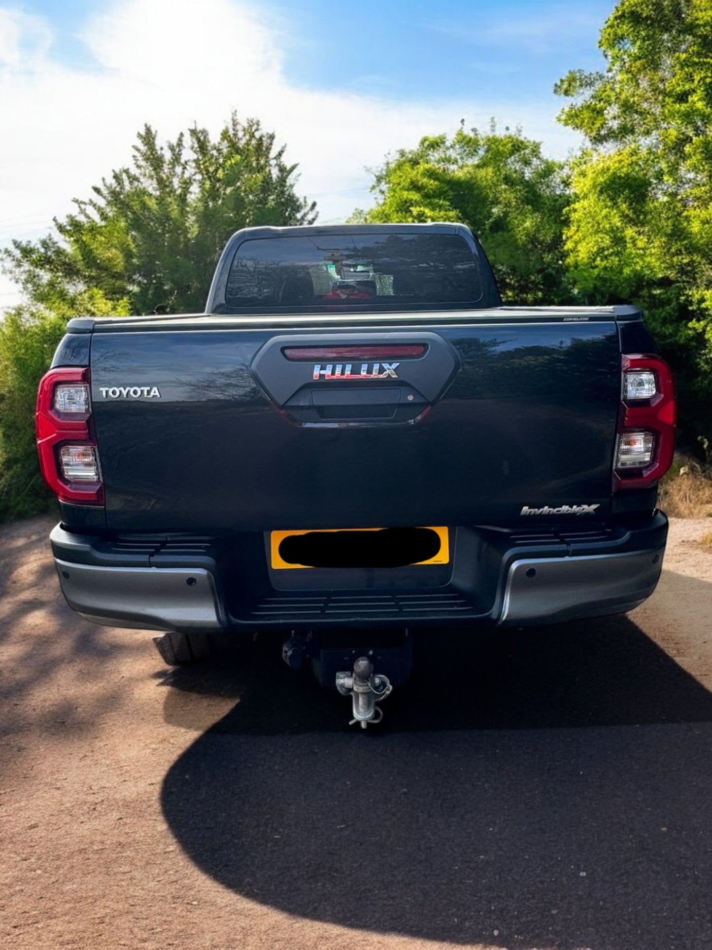 **(ONLY 82K MILEAGE)** 2021 TOYOTA HILUX INVINCIBLE X D-4D 4WD DCB A – AUTOMATIC