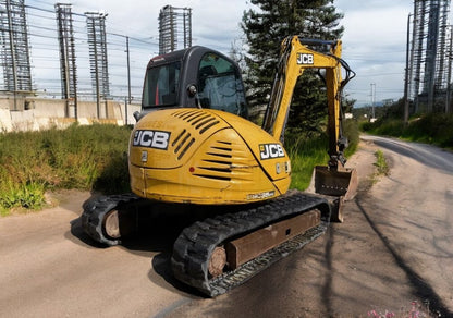 JCB 8085 ZTS MIDI EXCAVATOR - 2011 | 8T WITH QUICK HITCH & 3 BUCKETS