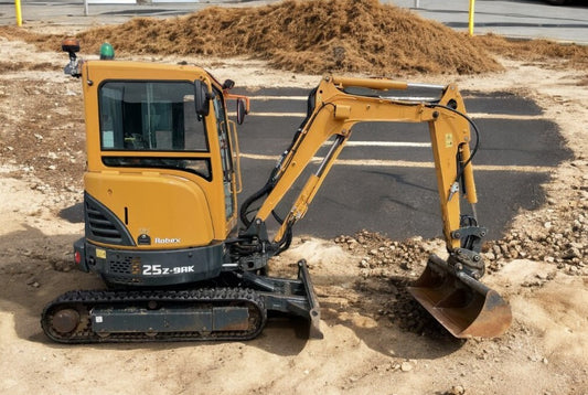 HYUNDAI ROBEX 25Z-9AK MINI EXCAVATOR (2022) – 2.6T