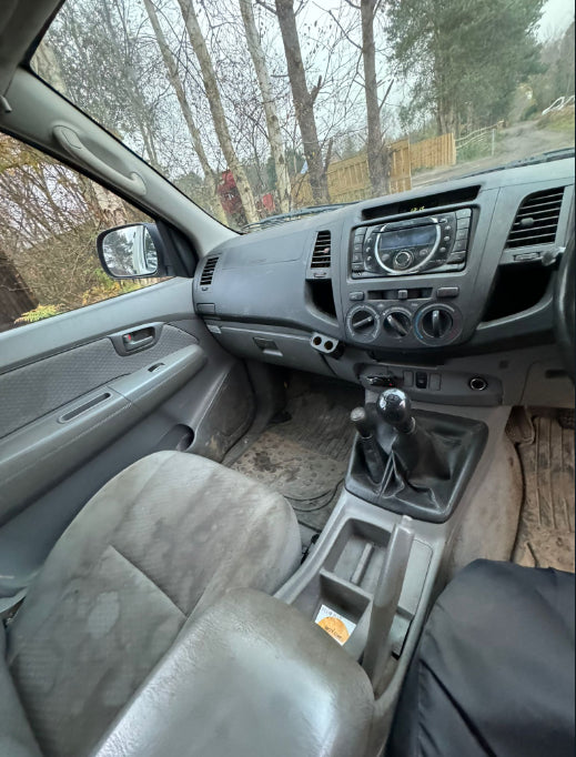 2011 TOYOTA HILUX HL2 D-4D 4X4 ECB – EX-COUNCIL VEHICLE