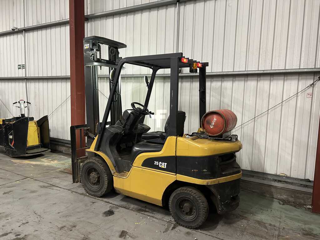 2014 CAT GP25NT LPG FORKLIFT