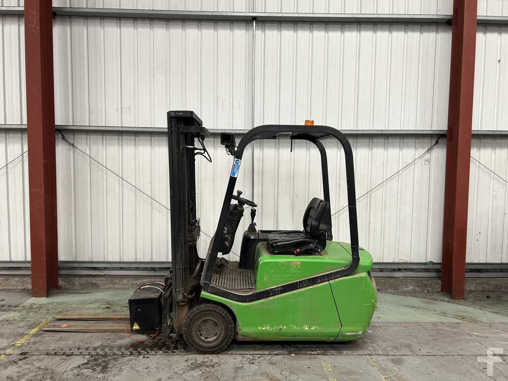 **(INCLUDES CHARGER)** CESAB C3E150 ELECTRIC 3-WHEEL FORKLIFT (2006)