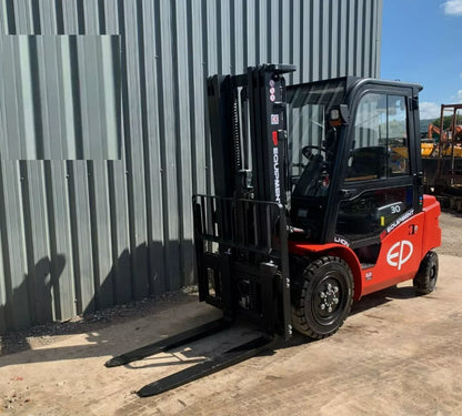 ** BRAND NEW ** 2023 EP EQUIPMENT EFL303 LITHIUM-ION FORKLIFT WITH FULL CABIN