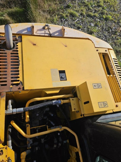 2011 JCB JS130LC EXCAVATOR – 13-TON MACHINE