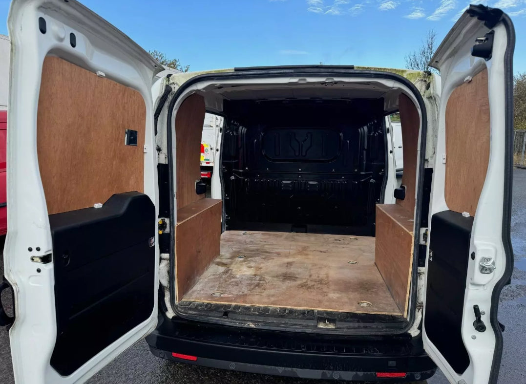 2014/64 VAUXHALL COMBO 1.3 CDTI VAN EX-LEASING COMPANY