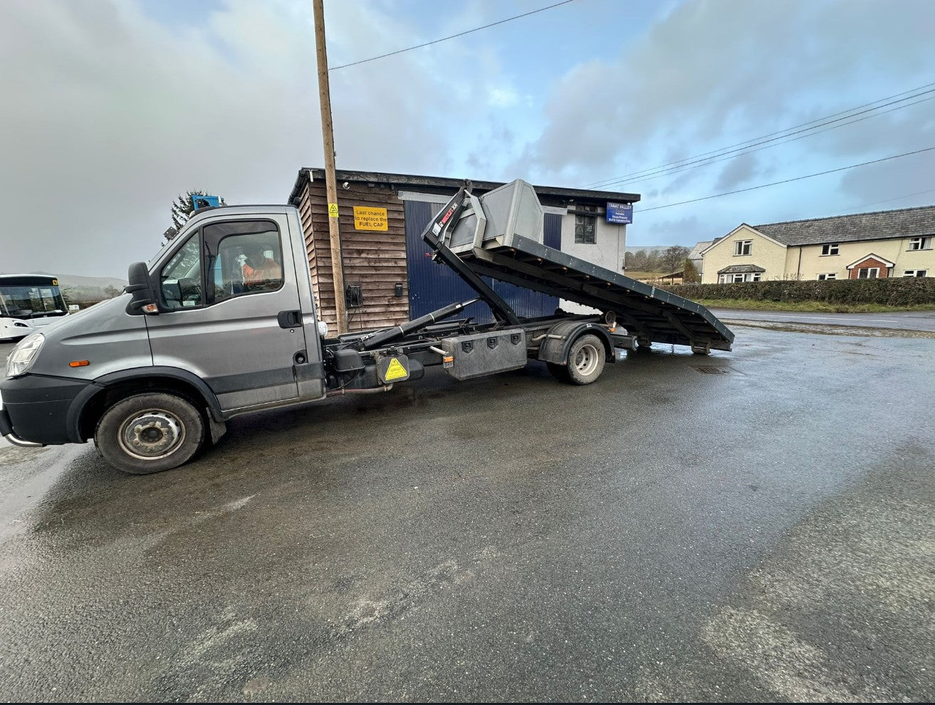 2011 IVECO DAILY 70C18 HOOKLIFT WITH MULTI LIFT XR AND BEAVER TAIL BODY