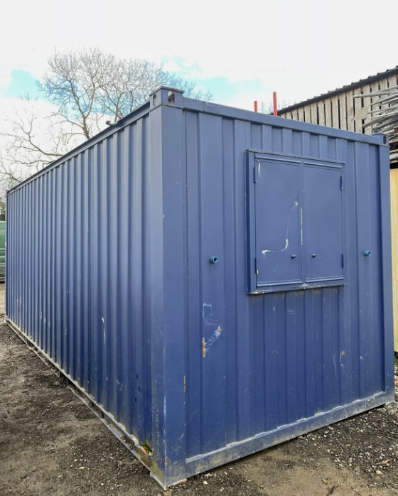 20FT SHIPPING CONTAINER – OFFICE AND STORAGE COMBO, LOCKABLE