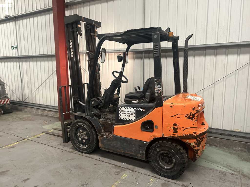 2012 DOOSAN D25S-5 DIESEL FORKLIFT