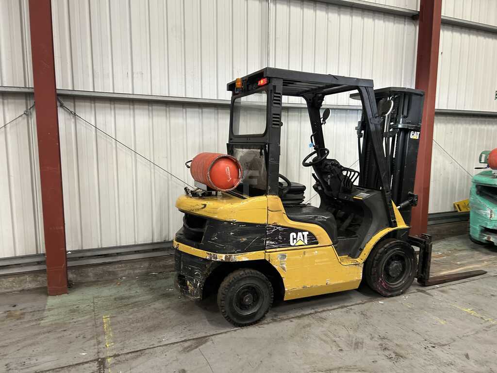 CAT LIFT TRUCKS GP25NT LPG FORKLIFT – 2013