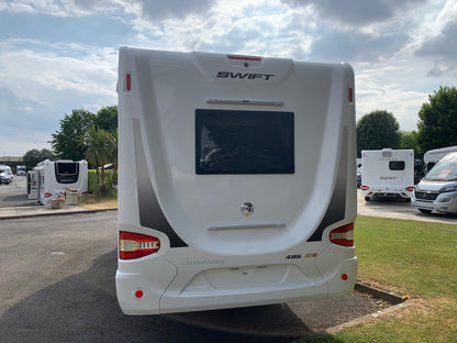 2020 SWIFT FANTASTIC MOTORHOME - APPROX ONLY 5K MILES - CRUISE CONTROL + REVERSE CAM + MORE