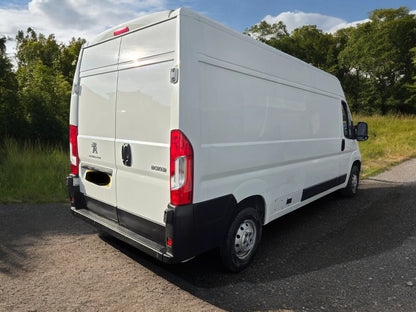 2019 PEUGEOT BOXER VAN IS A SPACIOUS AND PRACTICAL PANEL VAN