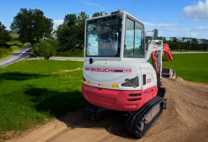 2018 TAKEUCHI TB230 2.8 TONNE EXCAVATOR