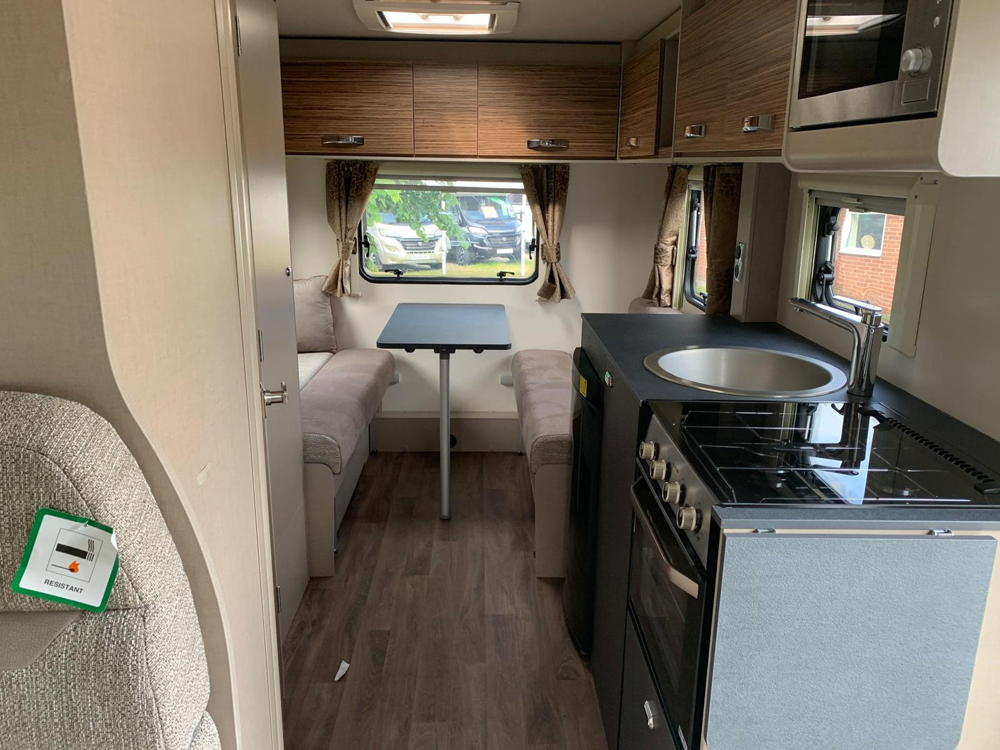 2020 SWIFT FANTASTIC MOTORHOME - APPROX ONLY 5K MILES - CRUISE CONTROL + REVERSE CAM + MORE