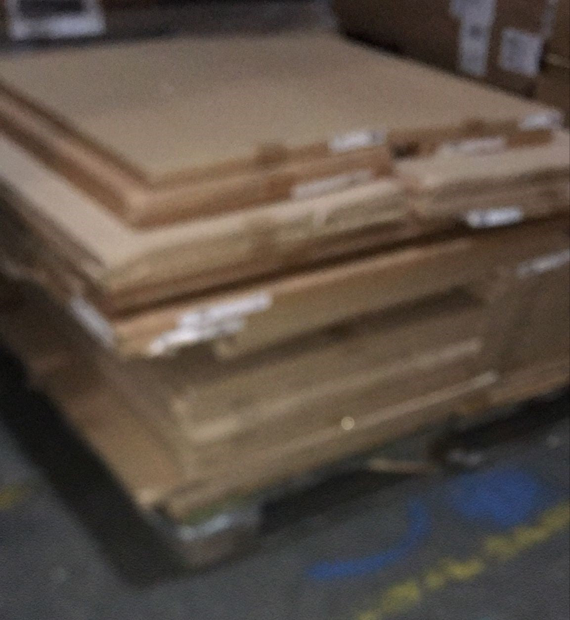 ASSORTED PALLET (APPROX 40 PCS) 18MM WHITE MELAMINE FACIA CHIPBOARD PANELS (MFC)