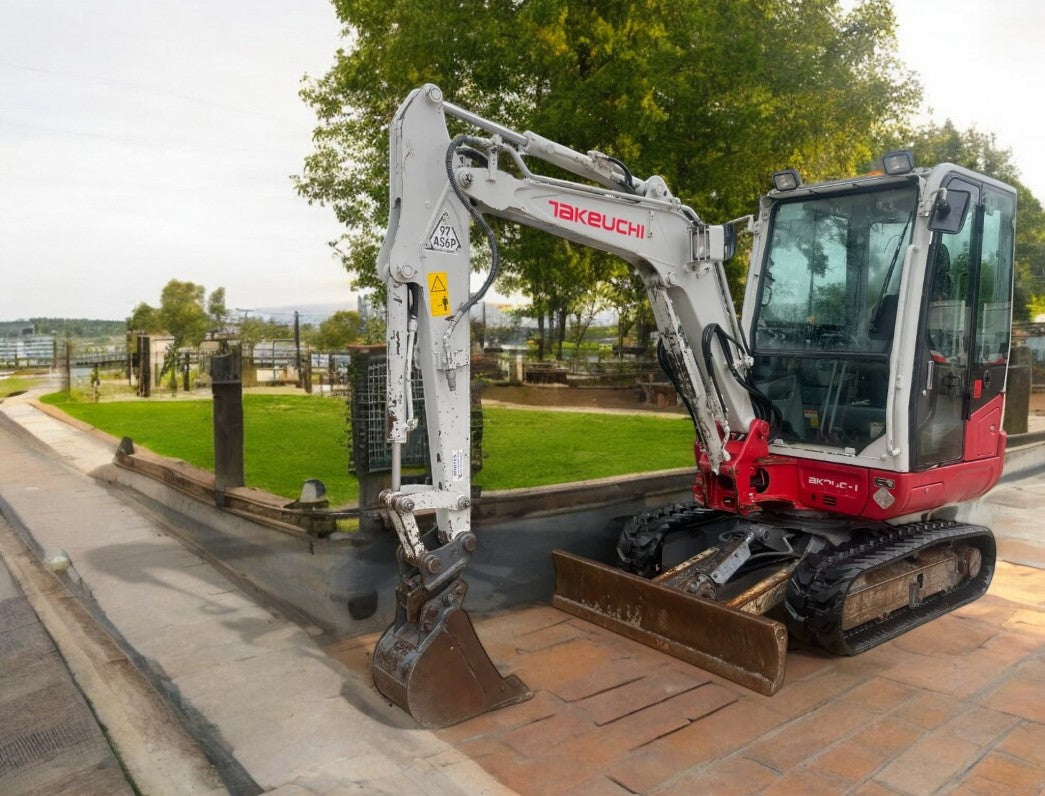 2018 TAKEUCHI TB230 2.8 TONNE EXCAVATOR