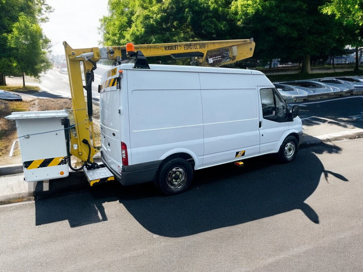 2008 (57 REG) FORD TRANSIT T350M CHERRY PICKER