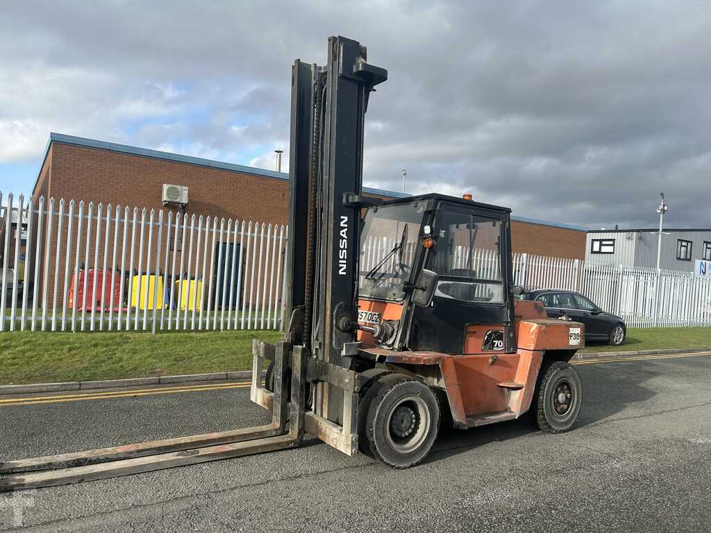 2007 NISSAN ZWF05H70U DIESEL FORKLIFT – 7,000 KG CAPACITY