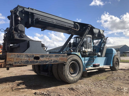 SMV 4542 TBX5 REACHSTACKER - 2011 MODEL