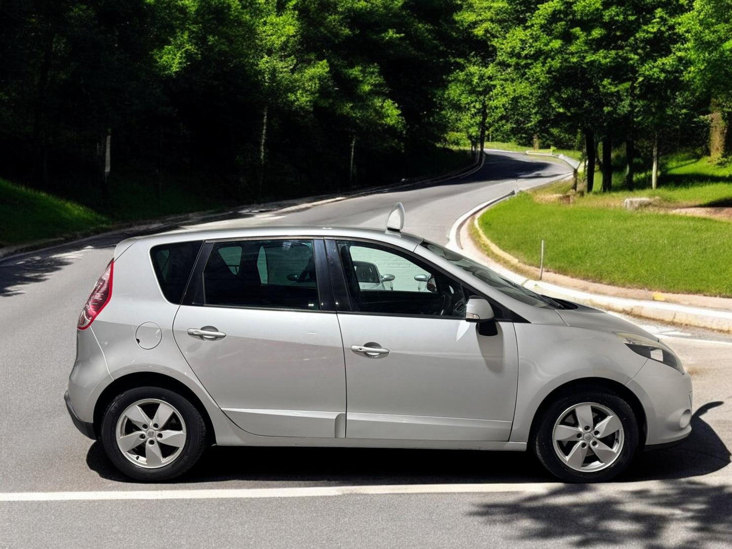 2012 RENAULT SCENIC 1.6 DCI DYNAMIQUE TOMTOM MPV - SILVER >>--NO VAT ON HAMMER--<<