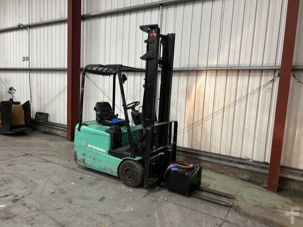 MITSUBISHI FB15KRT ELECTRIC 3-WHEEL FORKLIFT **(INCLUDES CHARGER)**