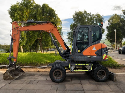 2017 DOOSAN DX57W 5.8 TONNE WHEELED EXCAVATOR