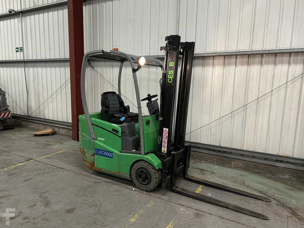 (2017) CESAB ELECTRIC 3-WHEEL FORKLIFT - B213 **(INCLUDES CHARGER)**