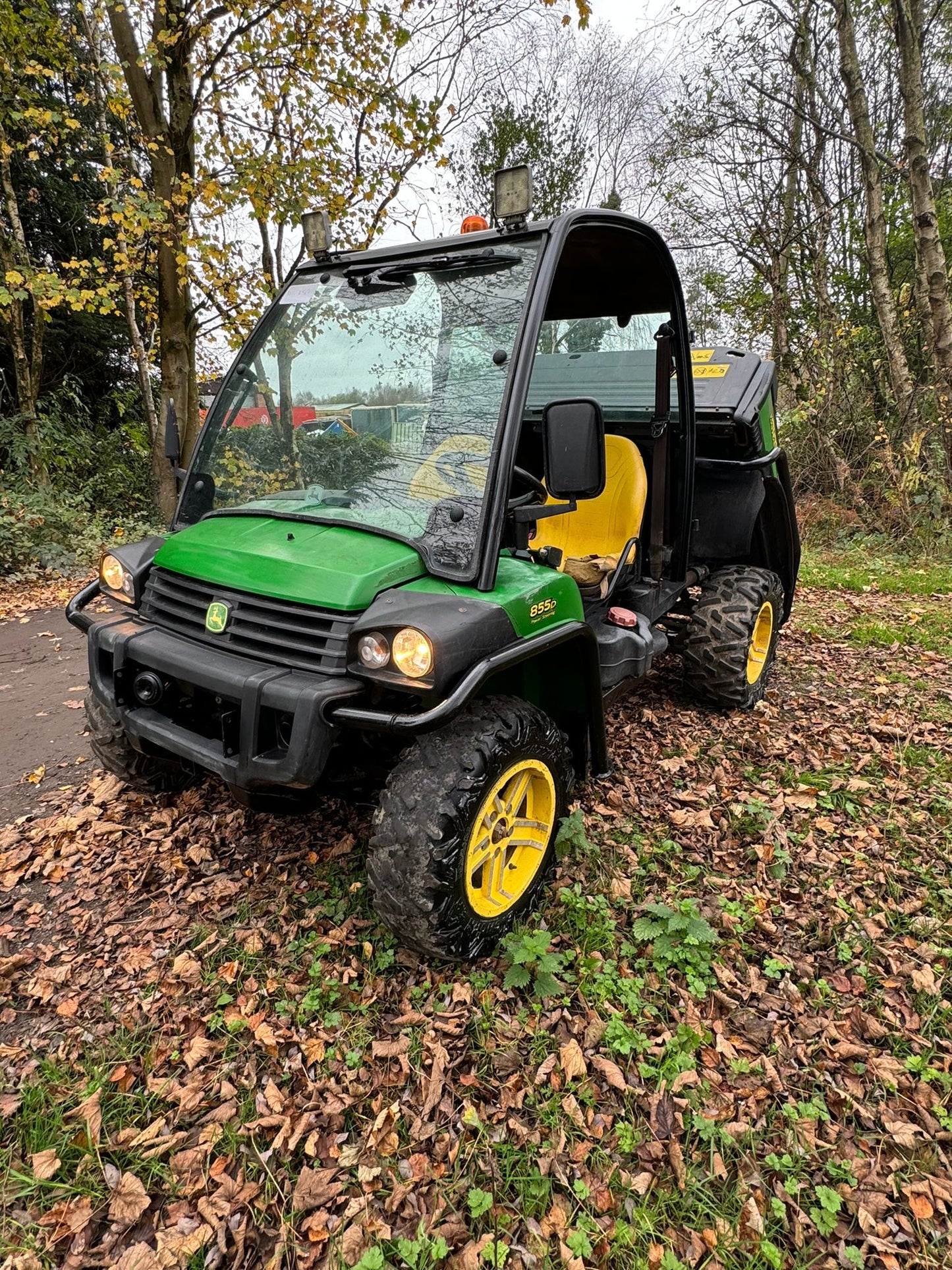 THIS 2014 JOHN DE2014 JOHN DEERE GATOR 855D