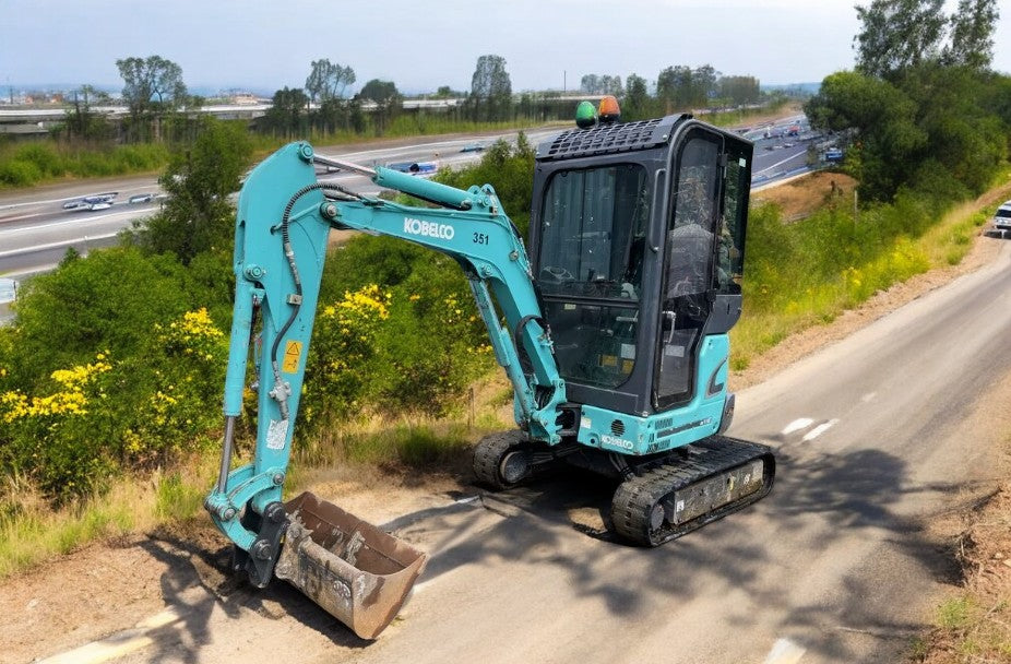 KOBELCO SK17 SR-3E MINI EXCAVATOR (2021) – 1.9T