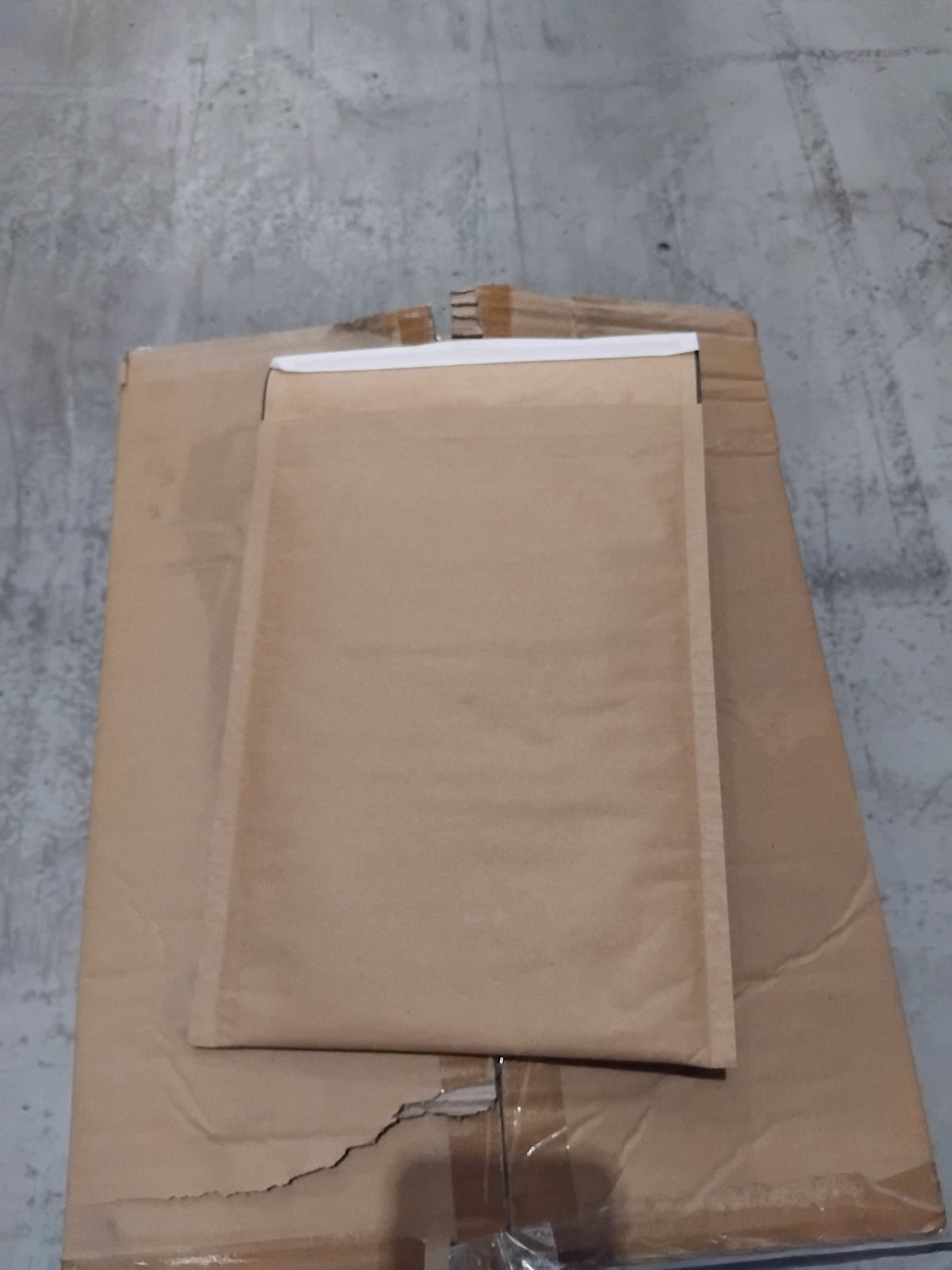 1,800 X KRAFT MESH PAPER PADDED BAGS W180 X L265MM + 50MM FLAP 260GSM - PLAIN - RRP £418.09