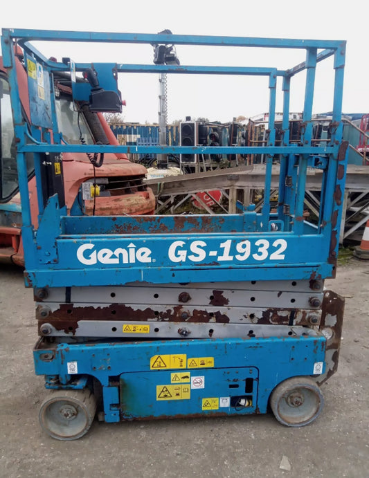 2006 GENIE GS 1932 SCISSOR LIFT – ACCESS PLATFORM / CHERRY PICKER